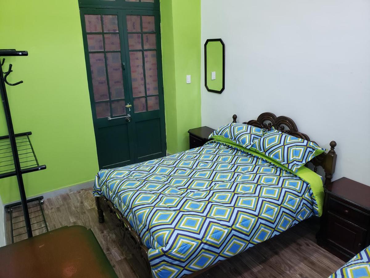 Saint Peter'S Llama Hostal La Paz Exterior photo
