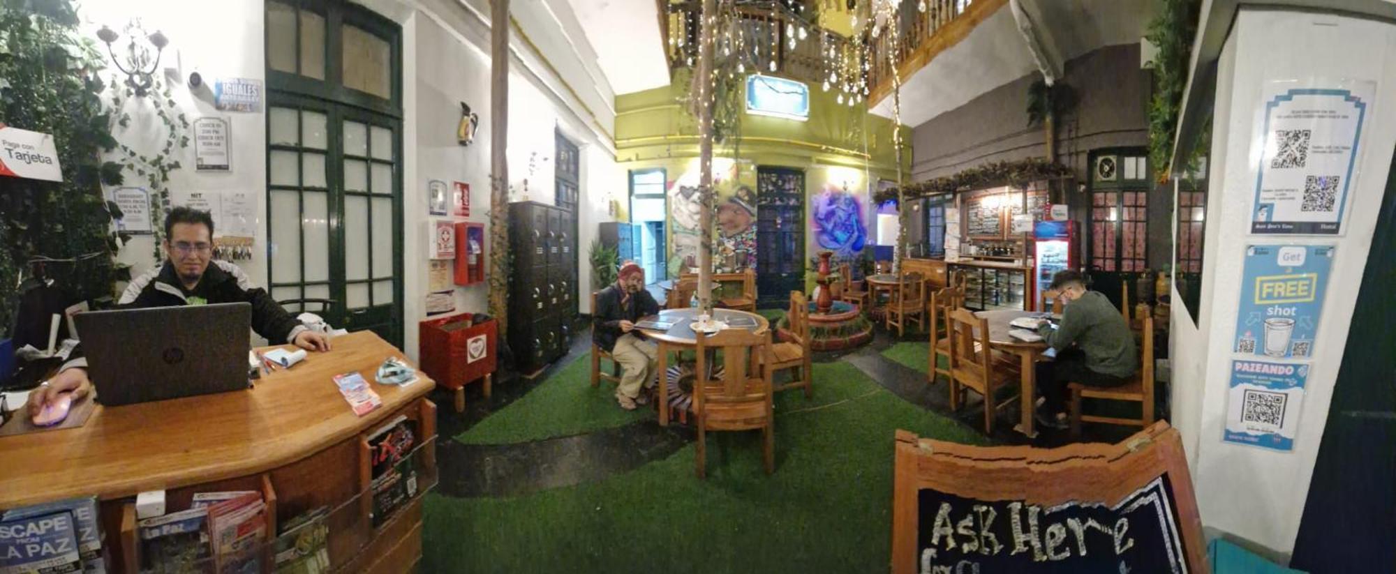 Saint Peter'S Llama Hostal La Paz Exterior photo